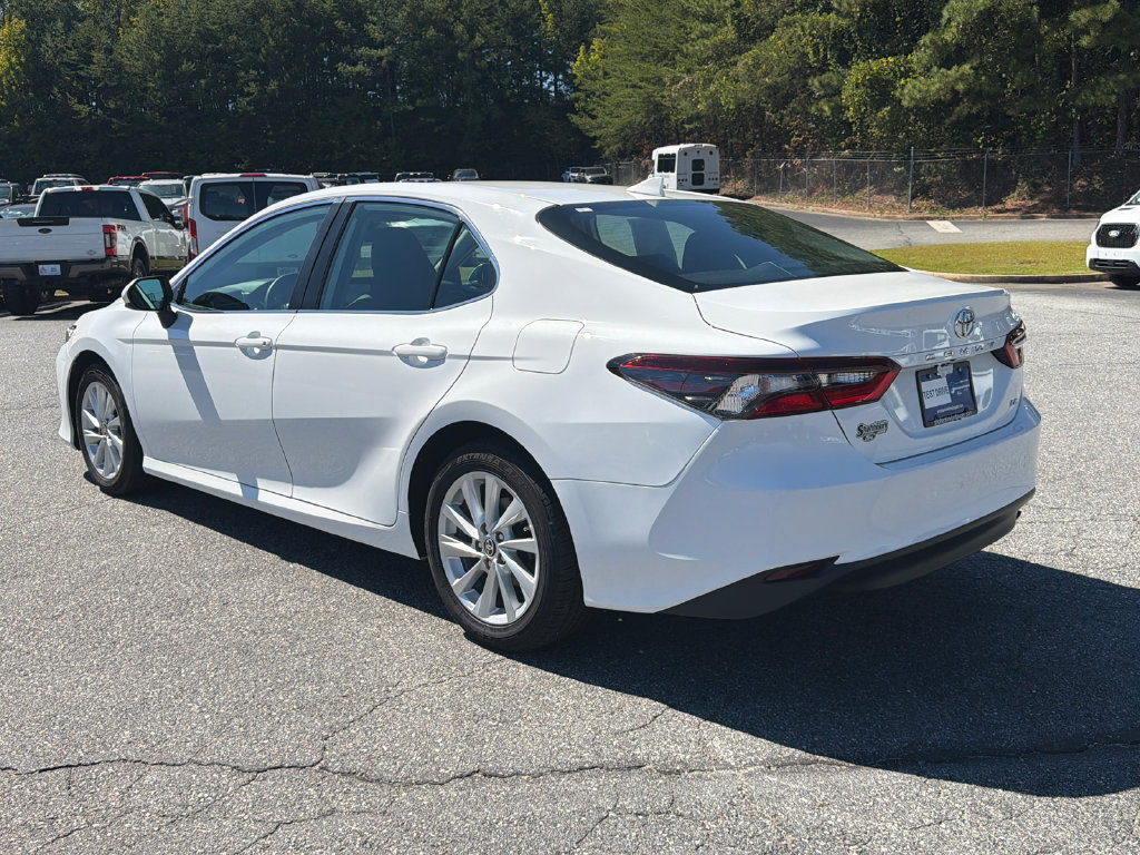 Used 2024 Toyota Camry LE FWD image 5