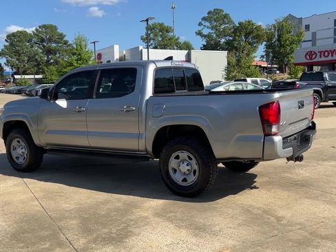 Used 2019 Toyota Tacoma SR w/ SR Convenience Package AWD/4WD image 4