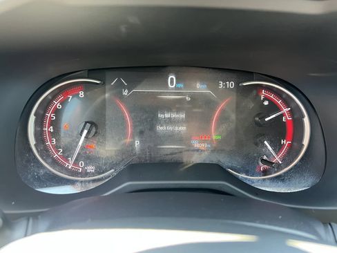 Used 2025 Toyota RAV4 XLE FWD image 26