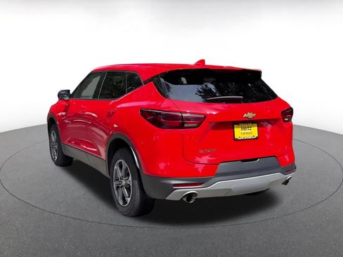 Used 2025 Chevrolet Blazer LT FWD image 11