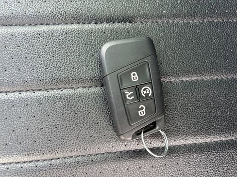 Used 2023 Volkswagen Tiguan SE R-Line FWD image 33