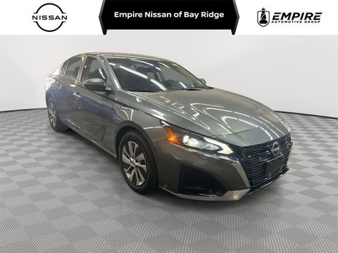 Used 2025 Nissan Altima 2.5 S image 1