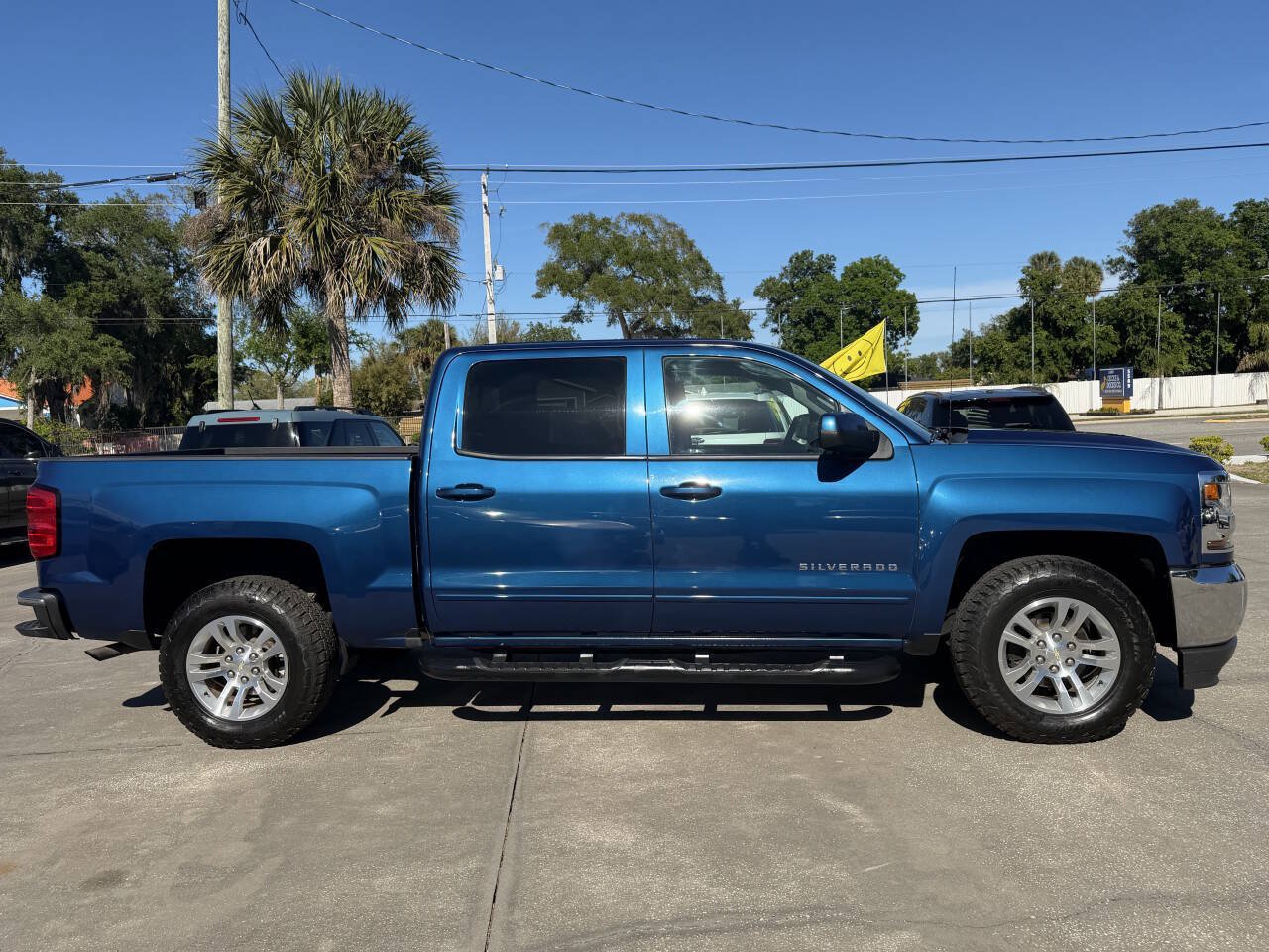 Used 2018 Chevrolet Silverado 1500 LT w/ All Star Edition RWD image 9