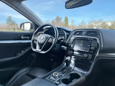 Used 2016 Nissan Maxima SR image 16