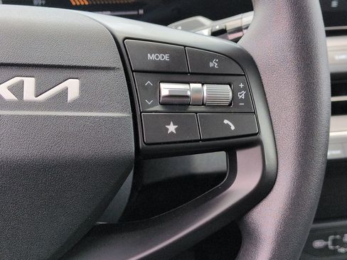 Used 2025 Kia K4 FWD image 19