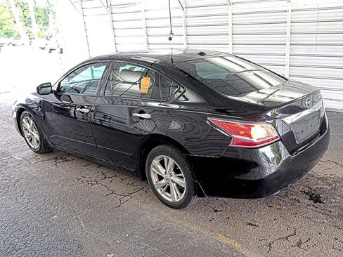 Used 2015 Nissan Altima 2.5 SL w/ Technology Package FWD image 5