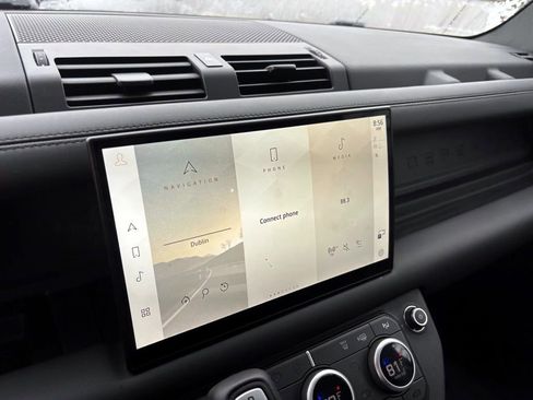 Used 2025 Land Rover Defender 110 S image 48