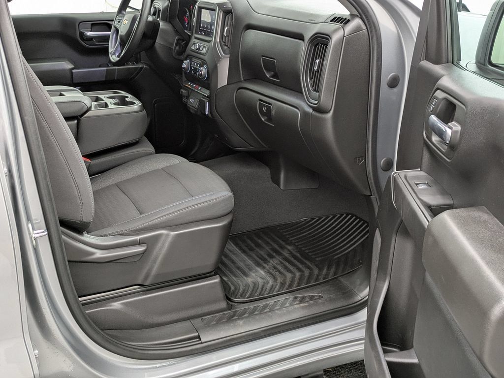 Certified 2024 Chevrolet Silverado 1500 Custom AWD/4WD image 26