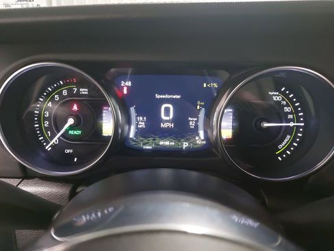 Used 2022 Jeep Wrangler Unlimited Sahara w/ Cold Weather Group image 18