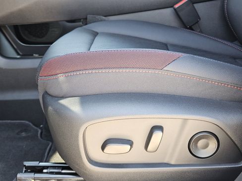 New 2026 Chevrolet Equinox RS w/ Convenience Package III FWD image 17
