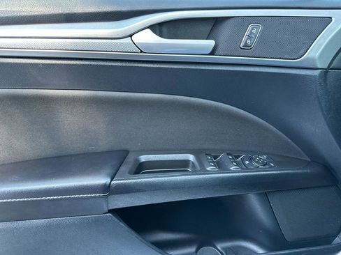 Used 2020 Ford Fusion SE FWD image 10
