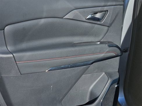 Used 2024 Chevrolet Traverse RS image 18