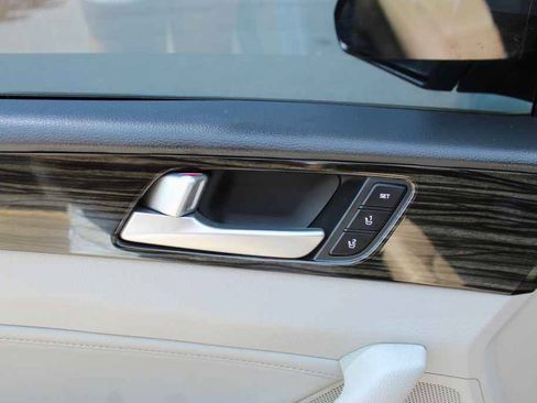Used 2016 Hyundai Sonata Limited w/ Option Group 04 FWD image 13