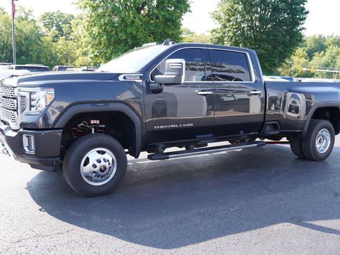 Used 2020 GMC Sierra 3500 Denali w/ Denali Ultimate Package AWD/4WD image 10