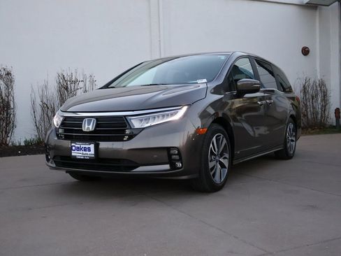 Used 2022 Honda Odyssey Touring image 3