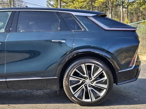 Used 2024 Cadillac Lyriq Luxury image 6
