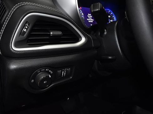New 2026 Chrysler Pacifica Select AWD/4WD image 26