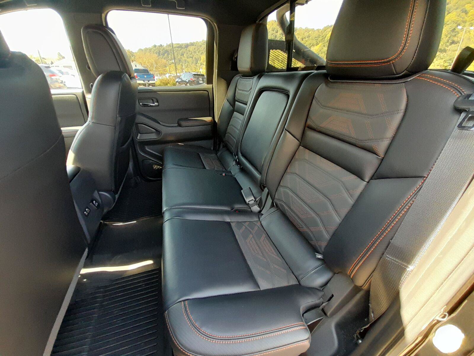 Used 2025 Nissan Frontier PRO-4X w/ Pro Premium Package AWD/4WD image 39