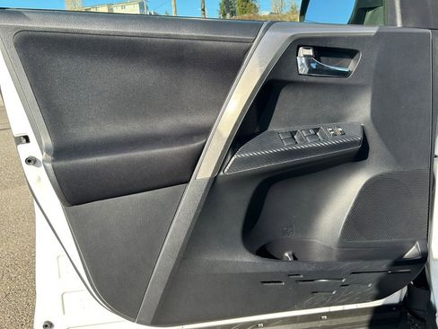 Used 2015 Toyota RAV4 XLE image 22