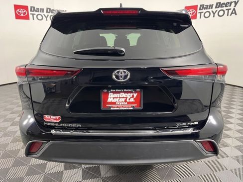 Used 2025 Toyota Highlander XLE image 24