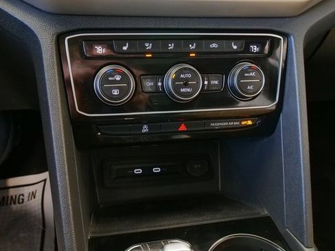 Used 2022 Volkswagen Atlas Cross Sport SE image 21