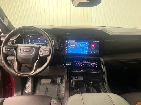 Certified 2025 GMC Sierra 1500 AT4 w/ AT4 Premium Package AWD/4WD image 17