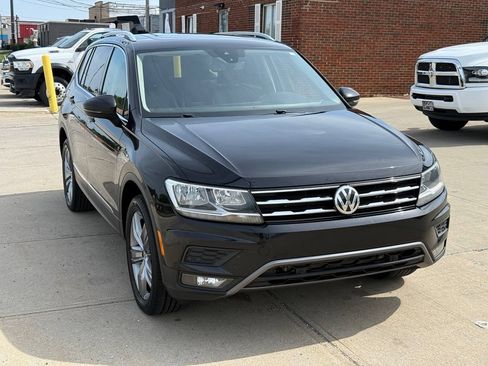 Used 2021 Volkswagen Tiguan SEL AWD/4WD image 3