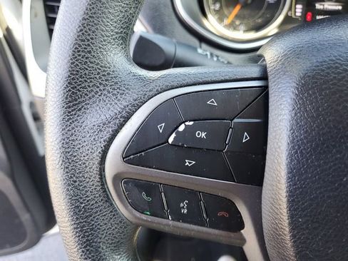 Used 2019 Jeep Cherokee Latitude w/ Popular Appearance Group image 23