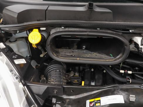 Used 2025 RAM ProMaster 2500 w/ Convenience Group FWD image 14