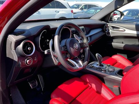 Used 2025 Alfa Romeo Stelvio Sprint AWD/4WD image 12