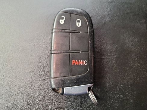 Used 2019 Dodge Durango SXT w/ 3rd Row Seating Group image 32