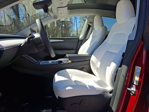 Used 2024 Tesla Model Y Performance image 15