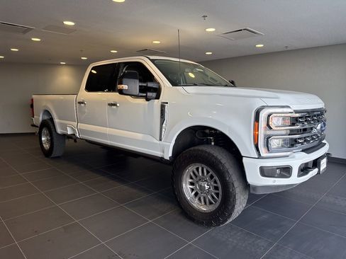 Used 2023 Ford F250 Lariat w/ Tow Technology Package image 6