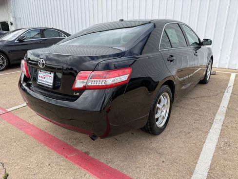 Used 2011 Toyota Camry LE image 7