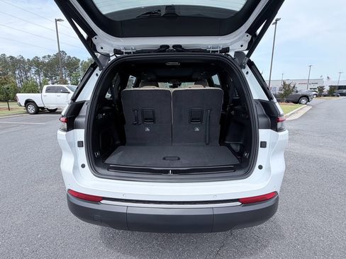 New 2026 Jeep Grand Cherokee L Limited RWD image 9