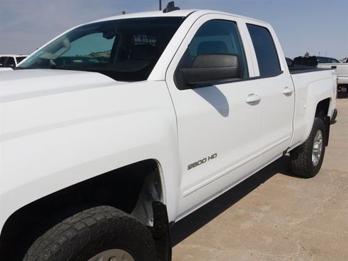 Used 2016 Chevrolet Silverado 2500 LT w/ LT Convenience Package AWD/4WD image 8