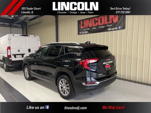 Used 2024 GMC Terrain SLT image 4