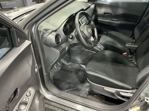 Used 2024 Nissan Kicks S image 3