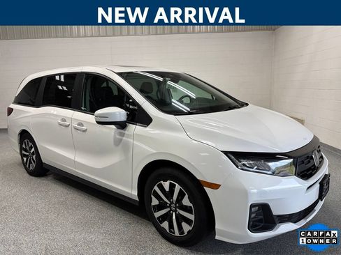 Used 2025 Honda Odyssey EX-L image 1