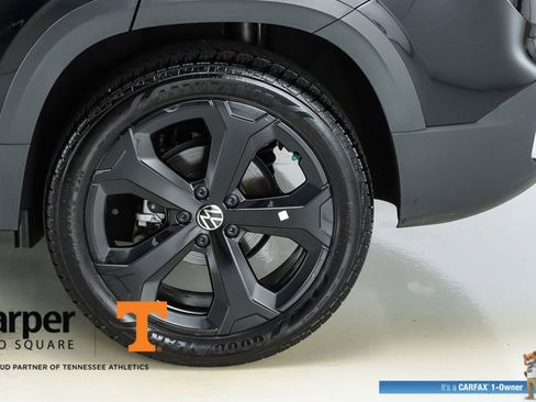 Used 2025 Volkswagen Taos SEL w/ Black Wheel Plus Package AWD/4WD image 44