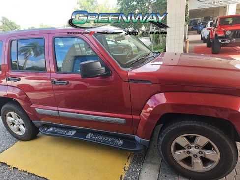 Used 2012 Jeep Liberty Sport AWD/4WD image 4