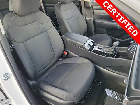 Used 2025 Hyundai Tucson SE image 16