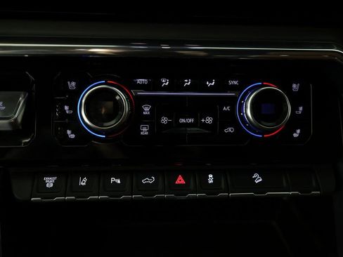 Used 2024 GMC Sierra 2500 Denali Ultimate image 30