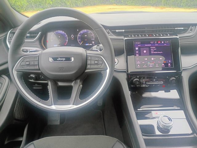 Used 2025 Jeep Grand Cherokee L Altitude RWD image 36