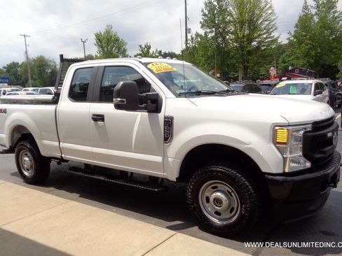 Used 2020 Ford F250 XL w/ Power Equipment Group image 2