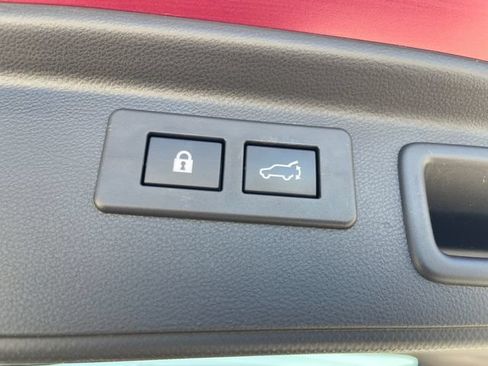 Used 2023 Subaru Forester Limited AWD/4WD image 17