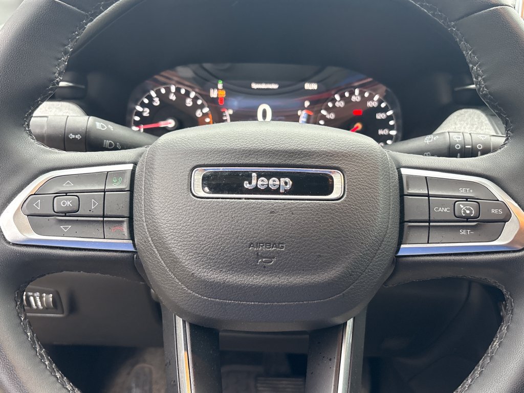Used 2024 Jeep Compass Latitude w/ Convenience Group AWD/4WD image 12