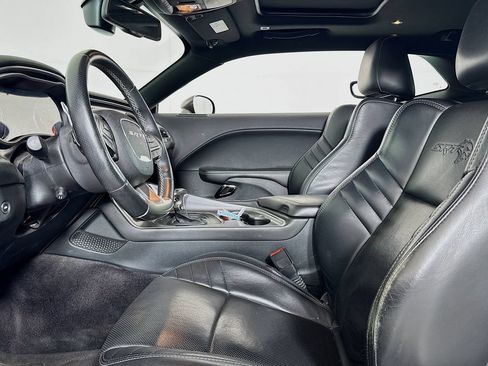 Used 2017 Dodge Challenger SRT Hellcat RWD image 9