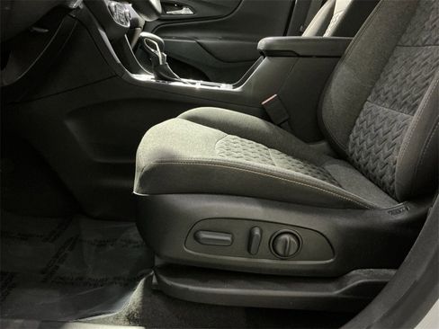 Used 2023 Chevrolet Equinox LT image 22