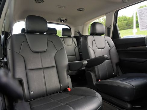 Used 2022 Kia Telluride EX w/ EX Premium Package AWD/4WD image 29